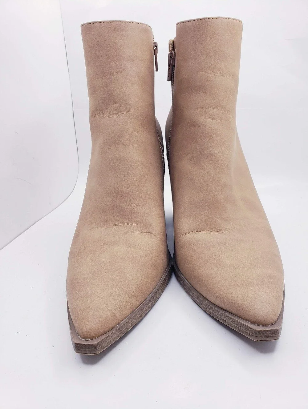 Universal Thread Tan Whitney Stacked Heel Pointed Toe Ankle Boots Womens Size 11